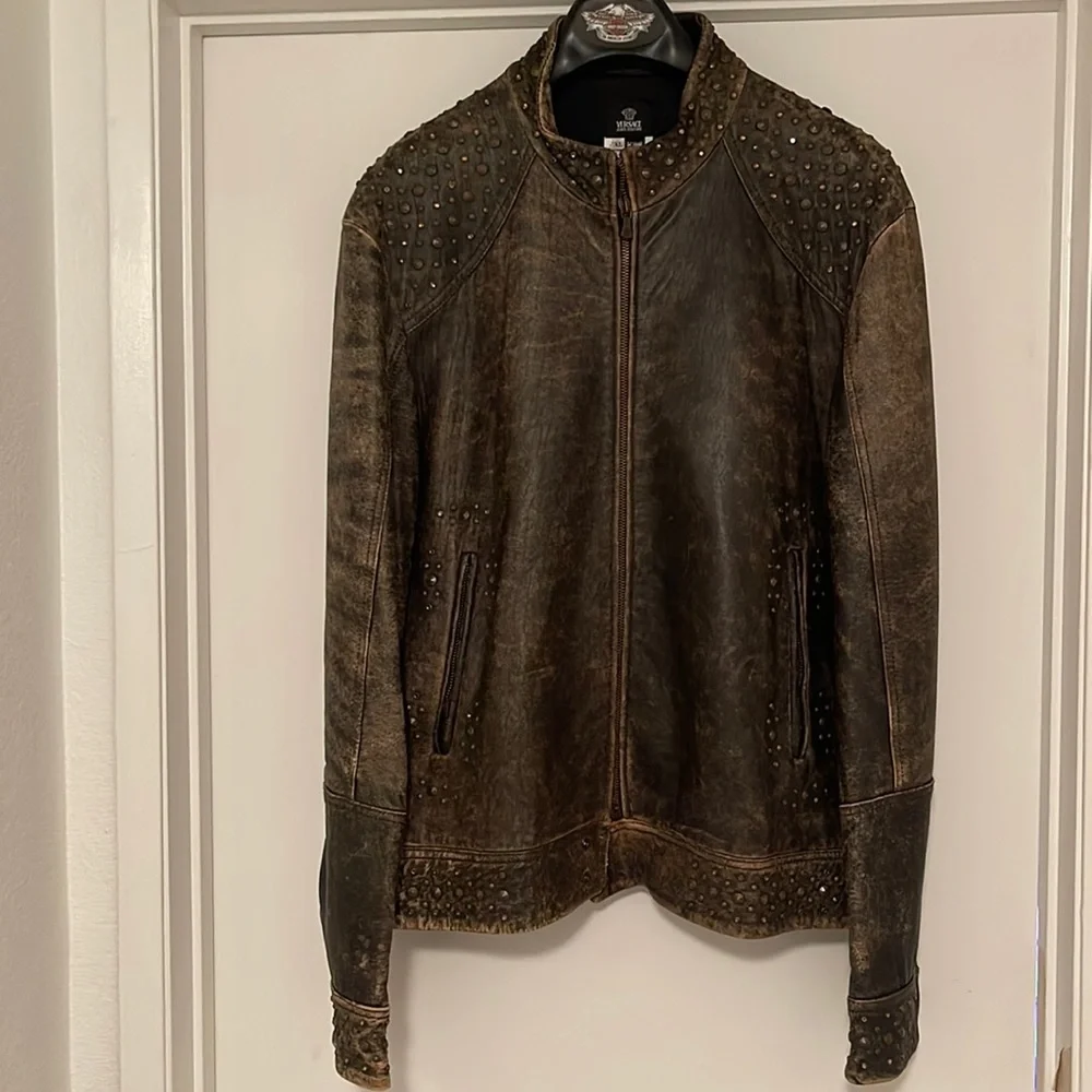 Versace XL - Picture 1 of 12